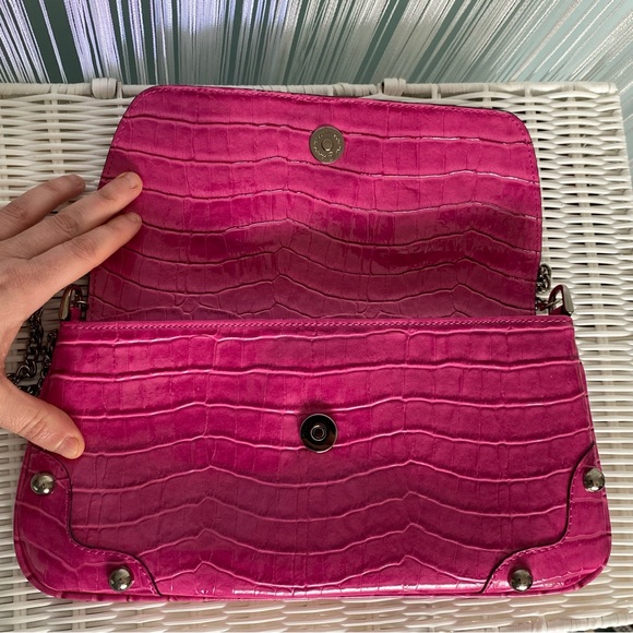 Guess Pink Patent Shoulder Chain Purse - Picture 6 of 17